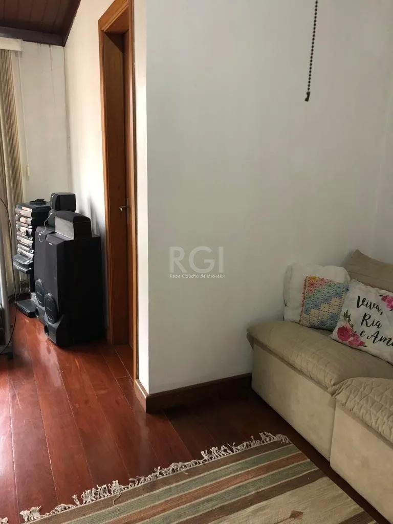 Imagem Cobertura para Venda - 100.94m², 3 dormitórios, sendo 1 suites, 2 vagas - Petrópolis