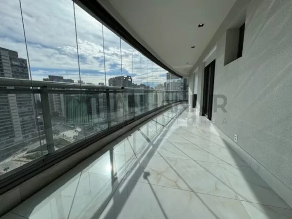 Imagem Apartamento de Luxo na Vila Nova Conceição: 2 quartos, 2 suítes, 3 salas, 3 banheiros, 2 vagas, 134m² - São Paulo-SP.