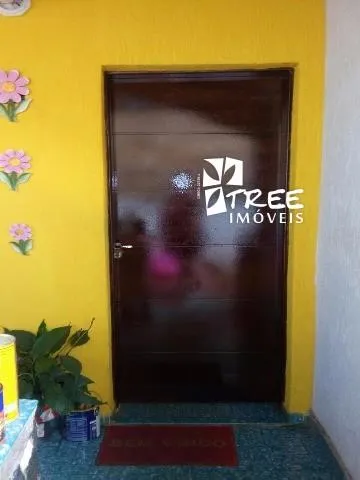 Imagem VENDA CASA LOCALIZADA NO BAIRRO SESC EM SUZANO COM A/T 145m² e A/C 360m² distribuídos em 3 dormitórios, 2 banheiros, 2 salas, cozinha. CONSULTE-NOS.