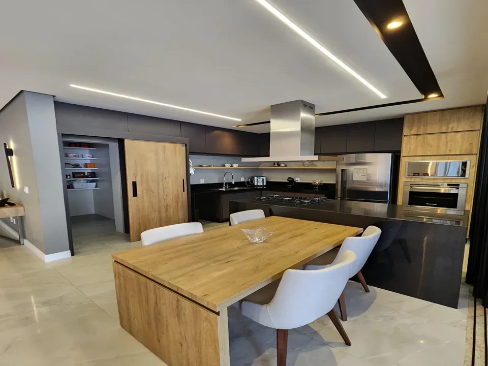 Imagem Casa de Condomínio com 4 Quartos à Venda, 270 m² em Jardim Novo Mundo - Jundiaí