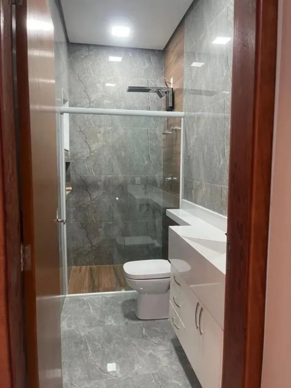 Imagem Casa em Condomínio à Venda em Sorocaba-SP, Bairro Horto Florestal: 3 quartos, 1 suíte, 2 salas, 2 banheiros, 2 vagas, 118m².