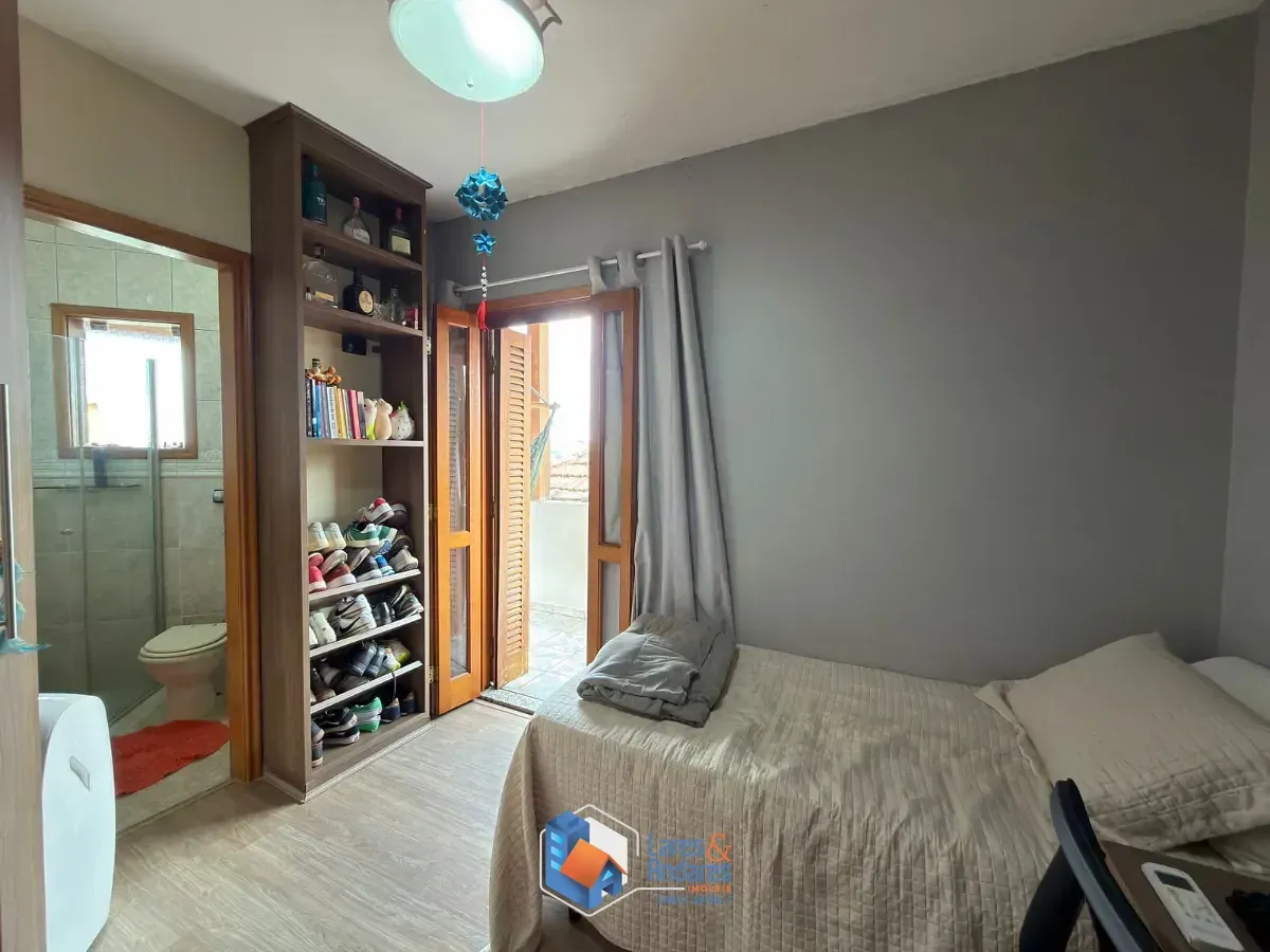 Imagem Sobrado para venda em Jardim Paraíso com 4 quartos, sendo 2 suítes, 230m²