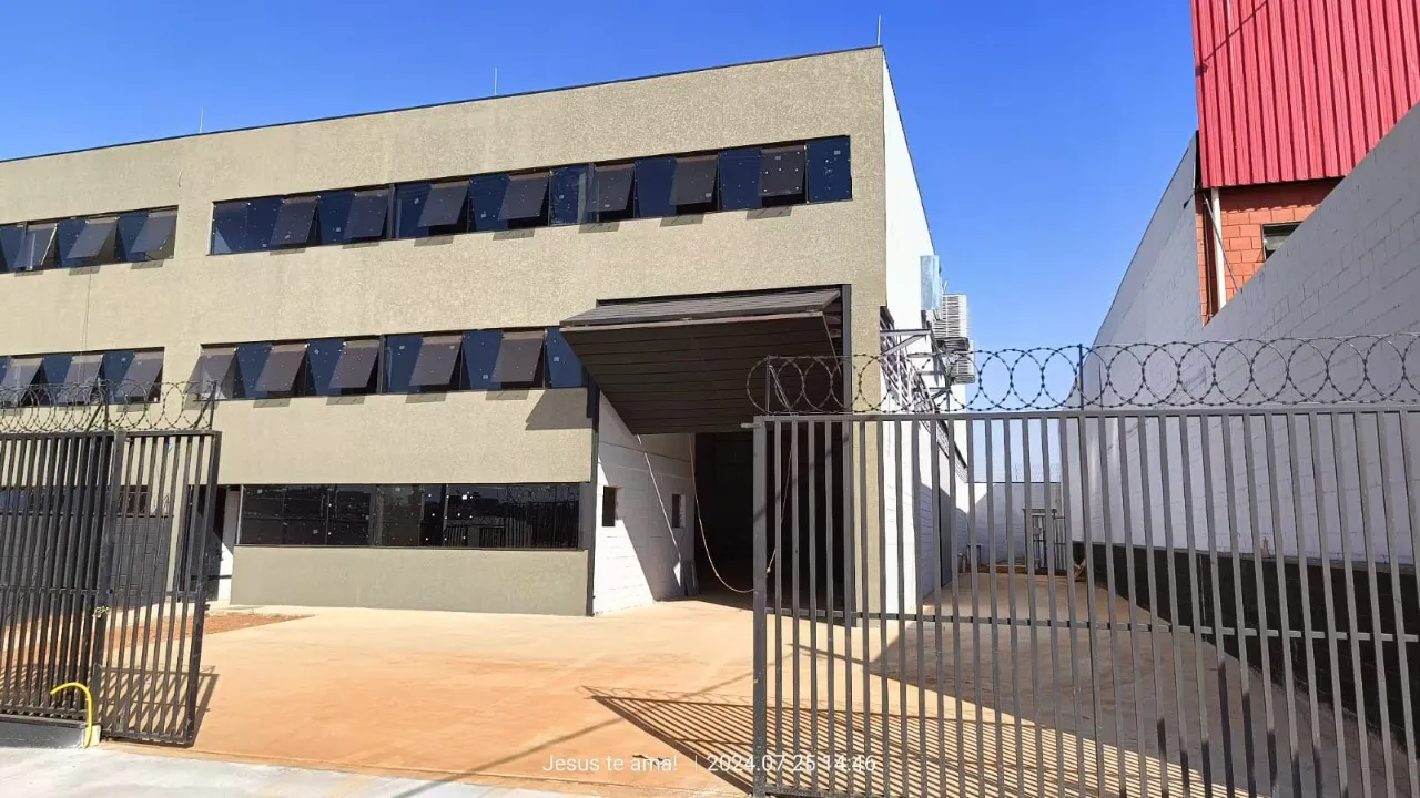 Imagem Aluguel de Barracão Industrial: Espaço Profissional no Distrito Industrial Iporanga, Sorocaba-SP - 600m², 1 Sala, 3 Banheiros, 10 Vagas.
