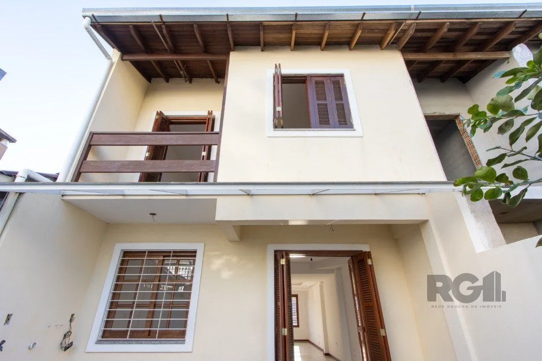 Imagem Casa para Venda - 120m², 3 dormitórios, sendo 1 suites, 1 vaga - Guarujá