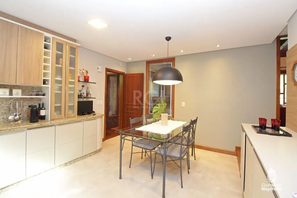 Imagem Casa Para comprar com 5 Dormitórios à venda, 420 m²-Cavalhada - Porto Alegre/RS