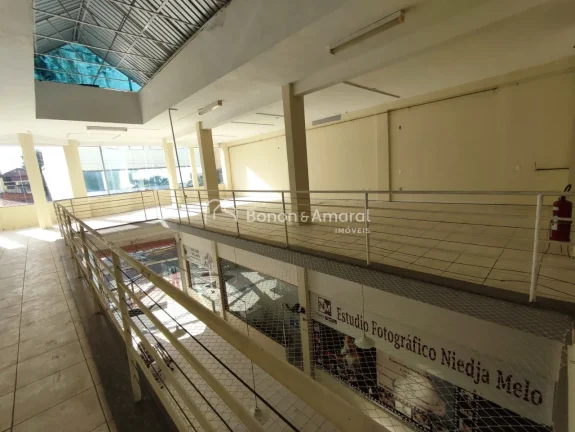 Imagem Galleria comercial à venda no centro de valinhos, varias salas, estacionamento subsolo
No piso tér...