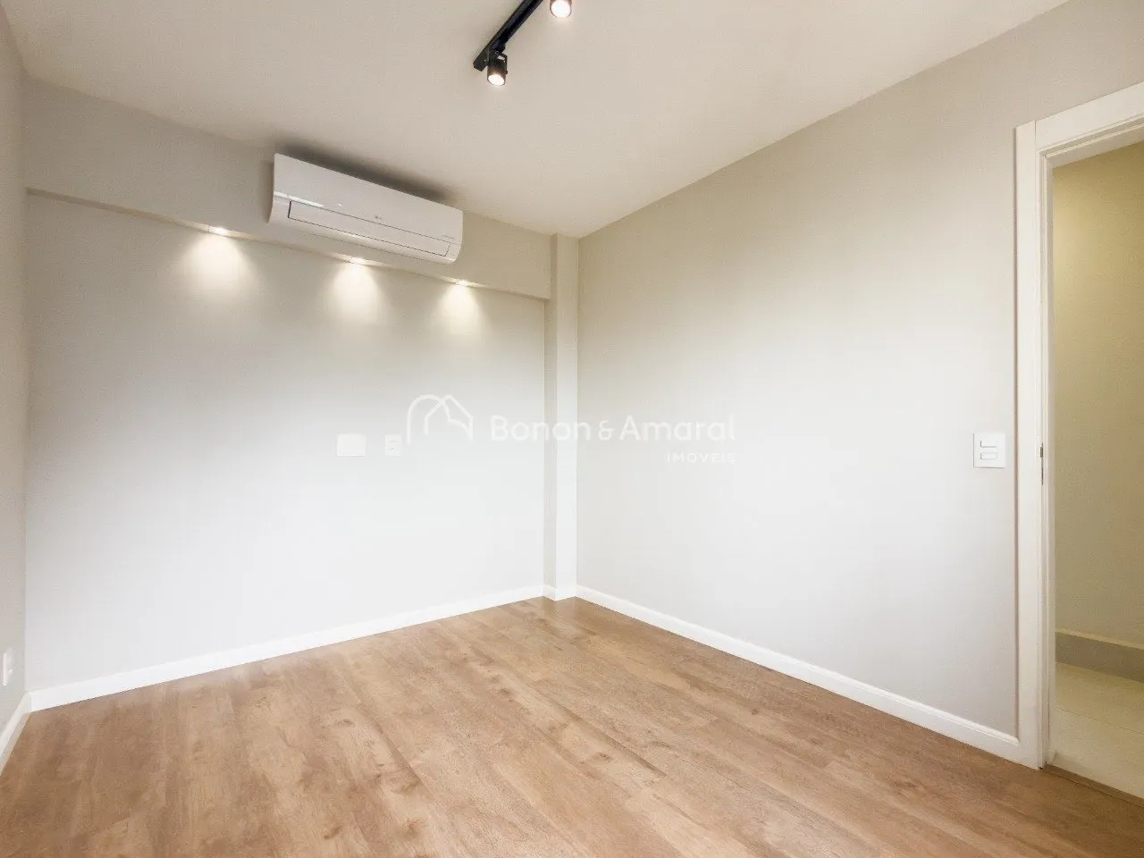 Imagem Apartamento 3 dormitórios, novo, andar alto - Guanabara Campinas S.P.