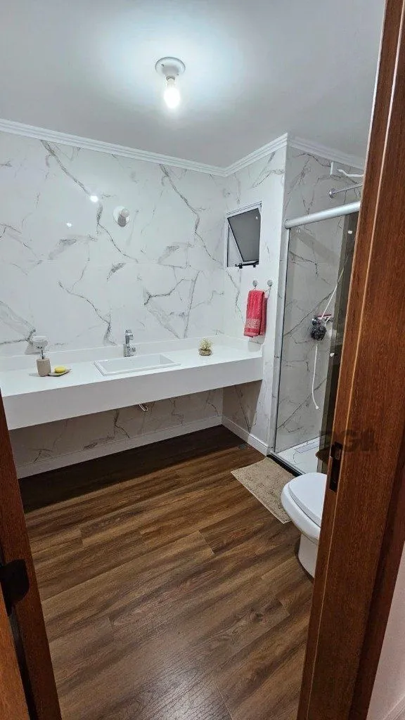 Imagem Casa 3 dormitórios, 5 vagas, 155 m² área construída, terreno 300m², Nonoai.