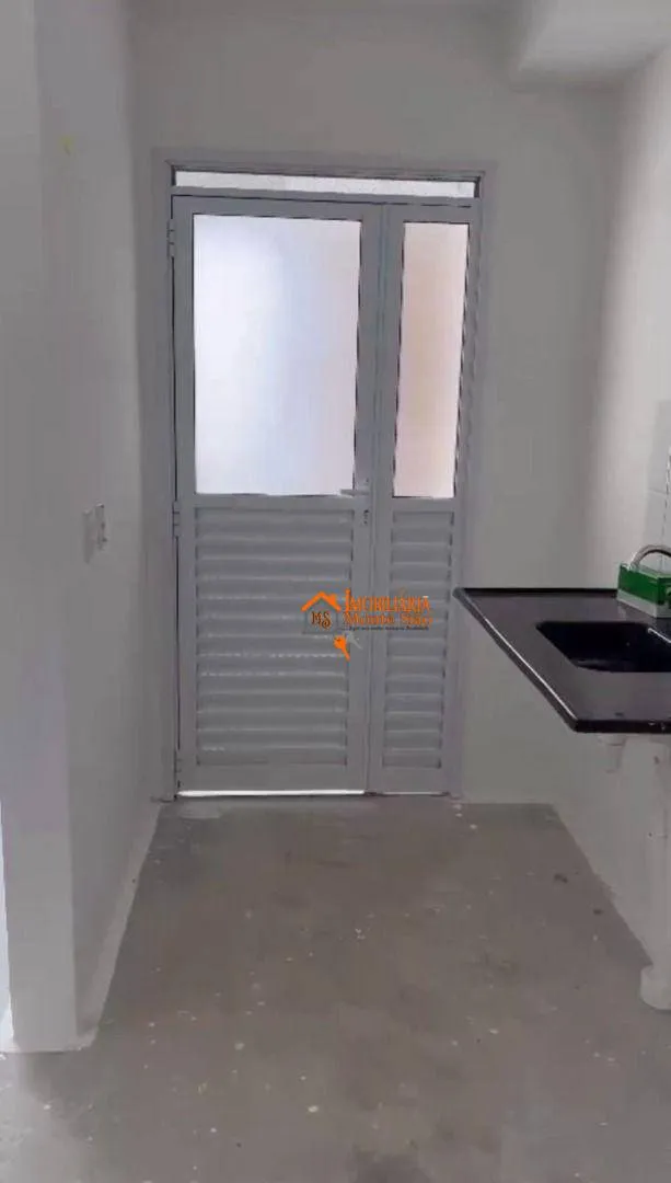 Imagem Apartamento à venda com 43m², 2 quartos, sala com sacada no Condomínio Flap - Vila São João, Guarulhos, SP