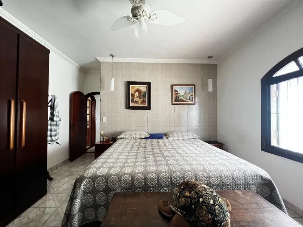 Imagem CASA COM 385,00 m² - GUILHERMINA - PRAIA GRANDE SP