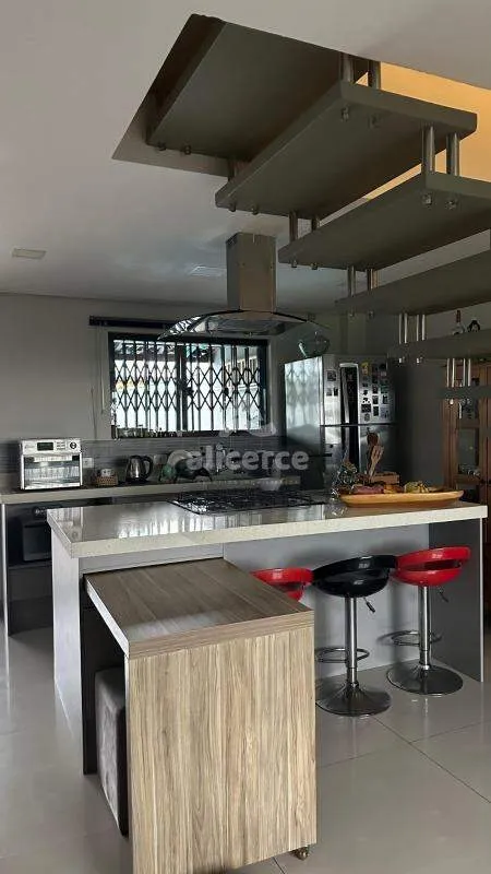 Imagem Oportunidade Única - Casa à Venda com Piscina I 2 Dormitórios I 1 Suíte I 2 Vagas de Garagem - em Areias do meio Governados Celso Ramos - SC