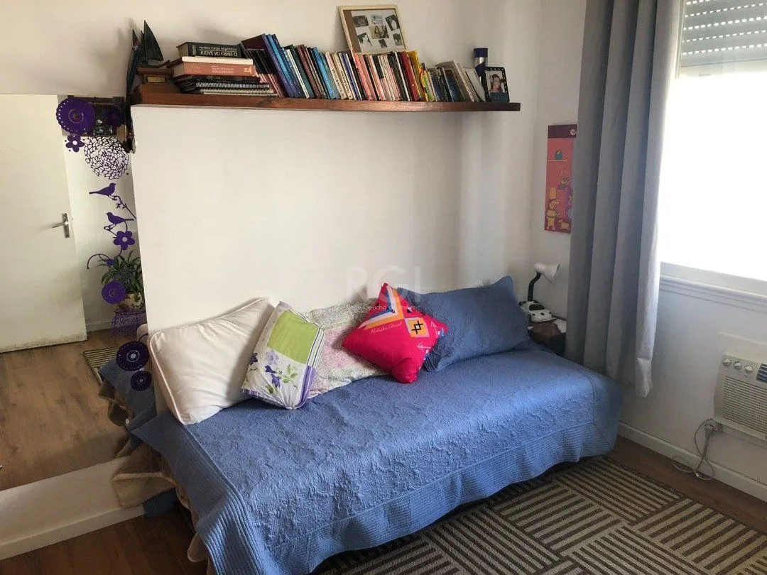 Imagem Casa para Venda com 3 dormitórios, sendo 1 suites e 3 vagas no bairro Guarujá