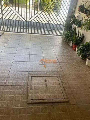 Imagem Sobrado com 2 dormitórios à venda, 70 m² por R$ 383.000,00 - Cidade Soberana - Guarulhos/SP