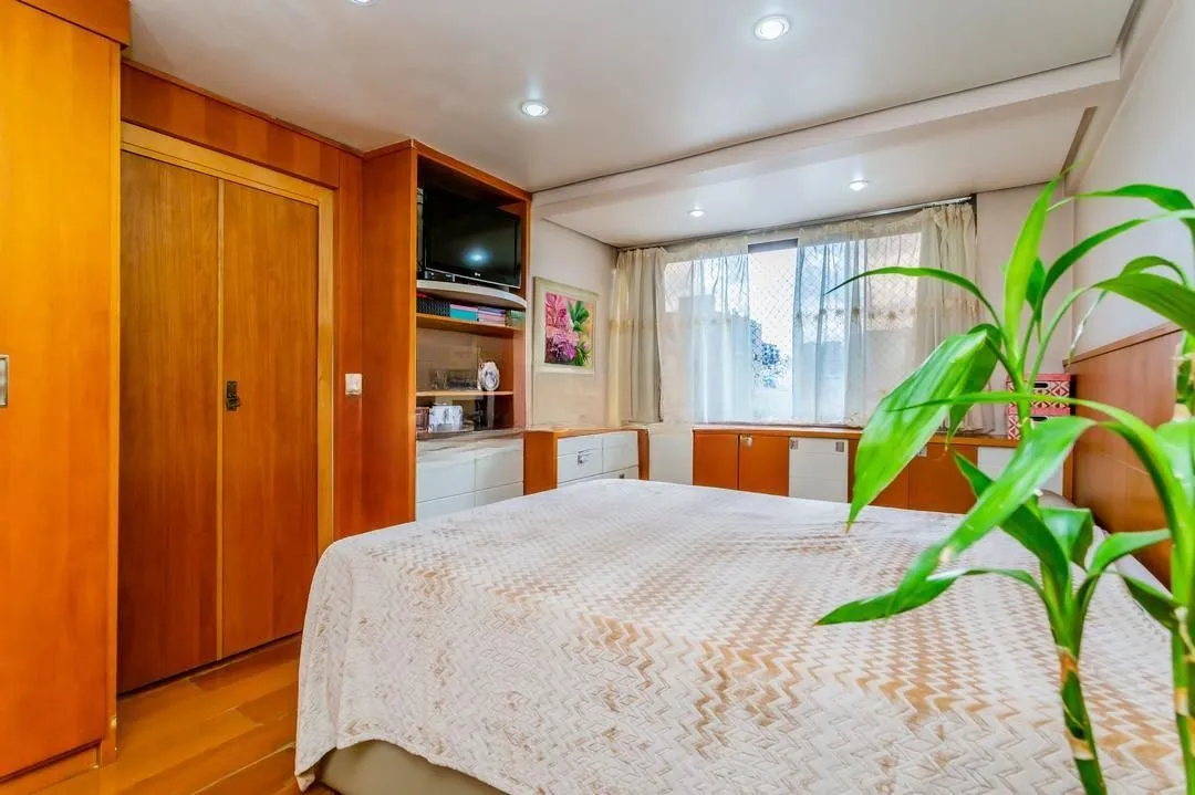 Imagem Duplex Reformado com 2 Dormitórios e 1 Vaga - Pronto para Morar