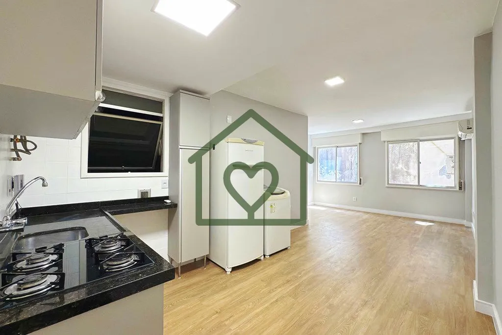 Funcional e bem distribuído, este JK de 28m², localizado na parte alta da Duque de Caxias, oferece...