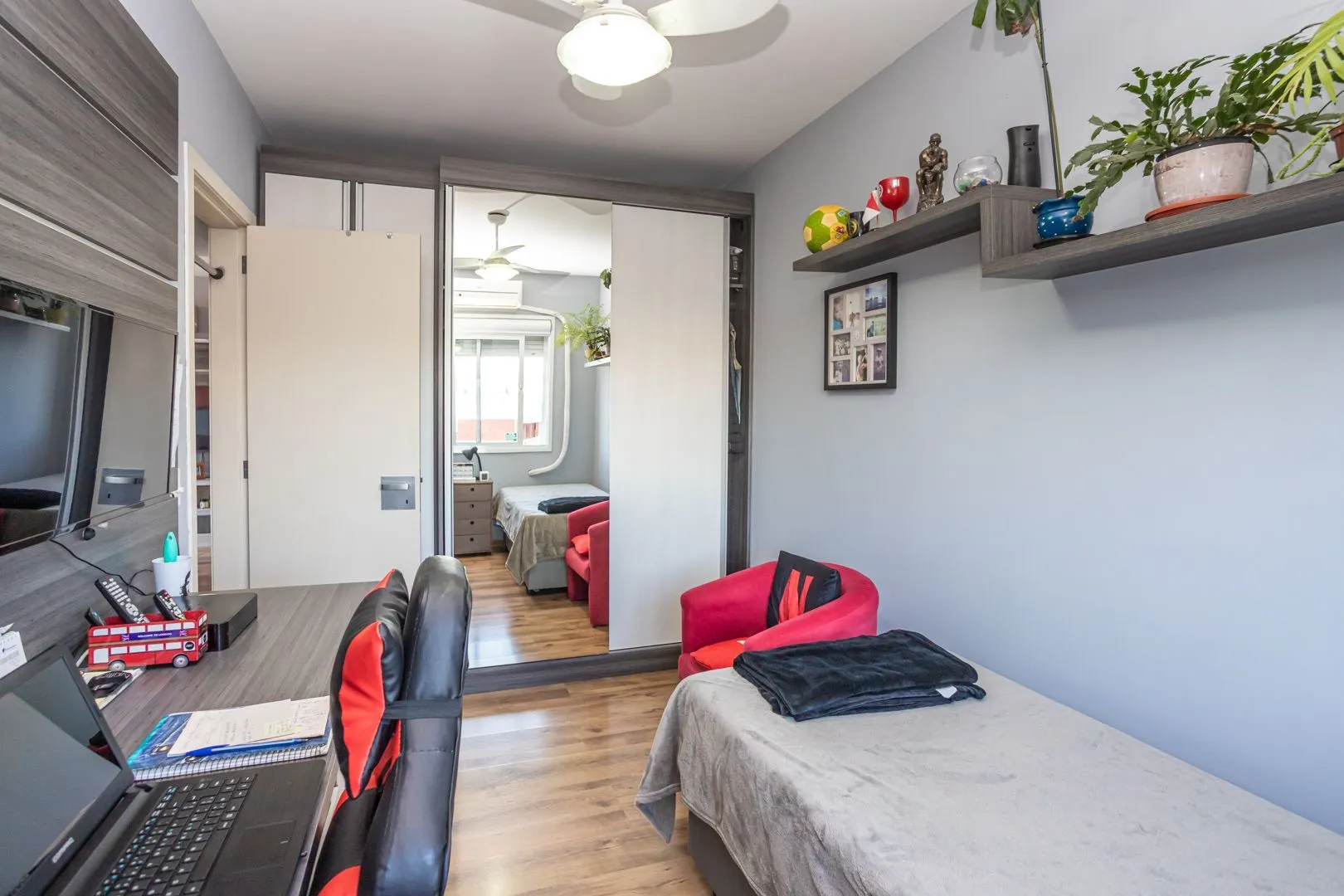 Imagem Apartamento no Cristal de 3 dormitórios , 2 vagas e infra