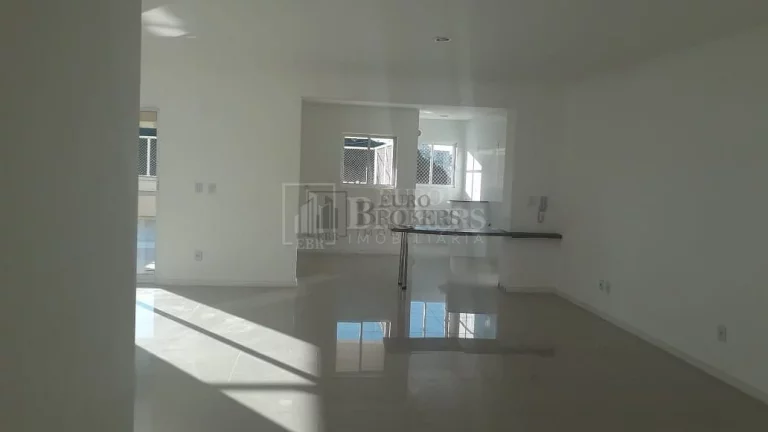 Imagem Cobertura 3 dormitórios sendo 1 suíte e 2 vagas de garagem