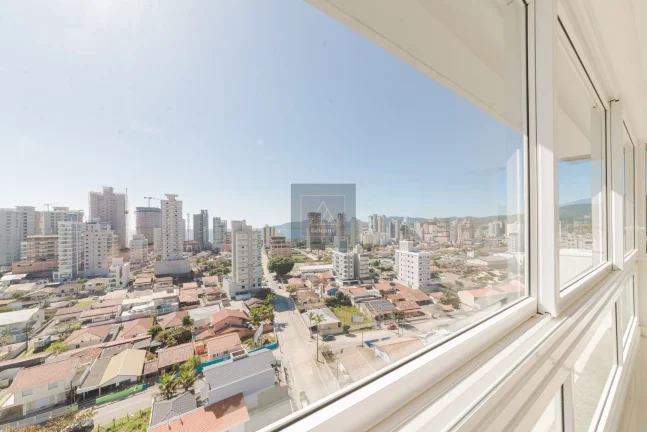 Imagem SEMIMOBILIADO -Praia de Perequê em Porto belo! 2 suítes. 102,24 m². 2 vagas.