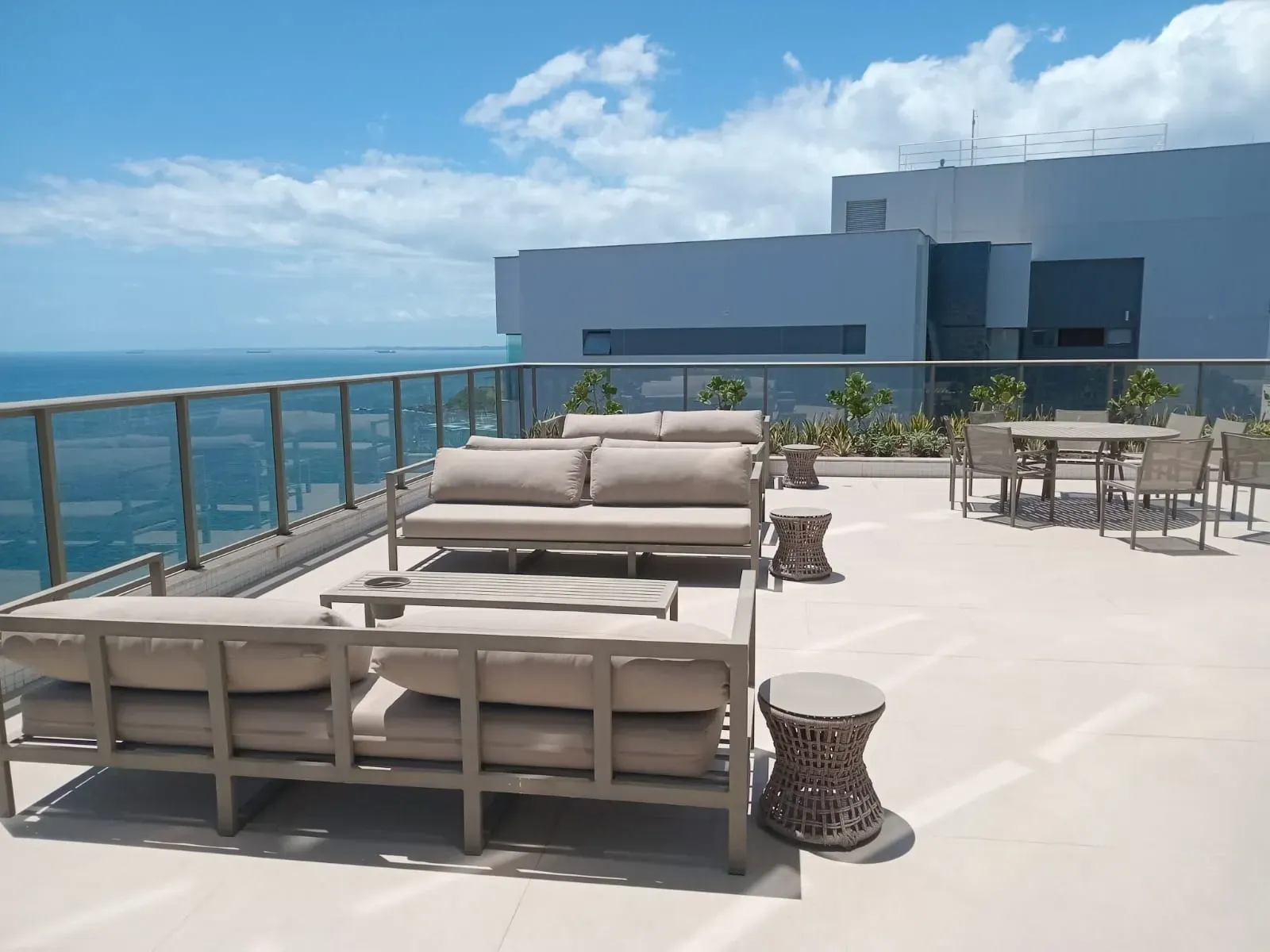 Foto do imóvel: Apartamento com 2 Quartos à Venda, 67 m² em Avenida Oceânica, nº 2516. Ondina, Salvador - BA