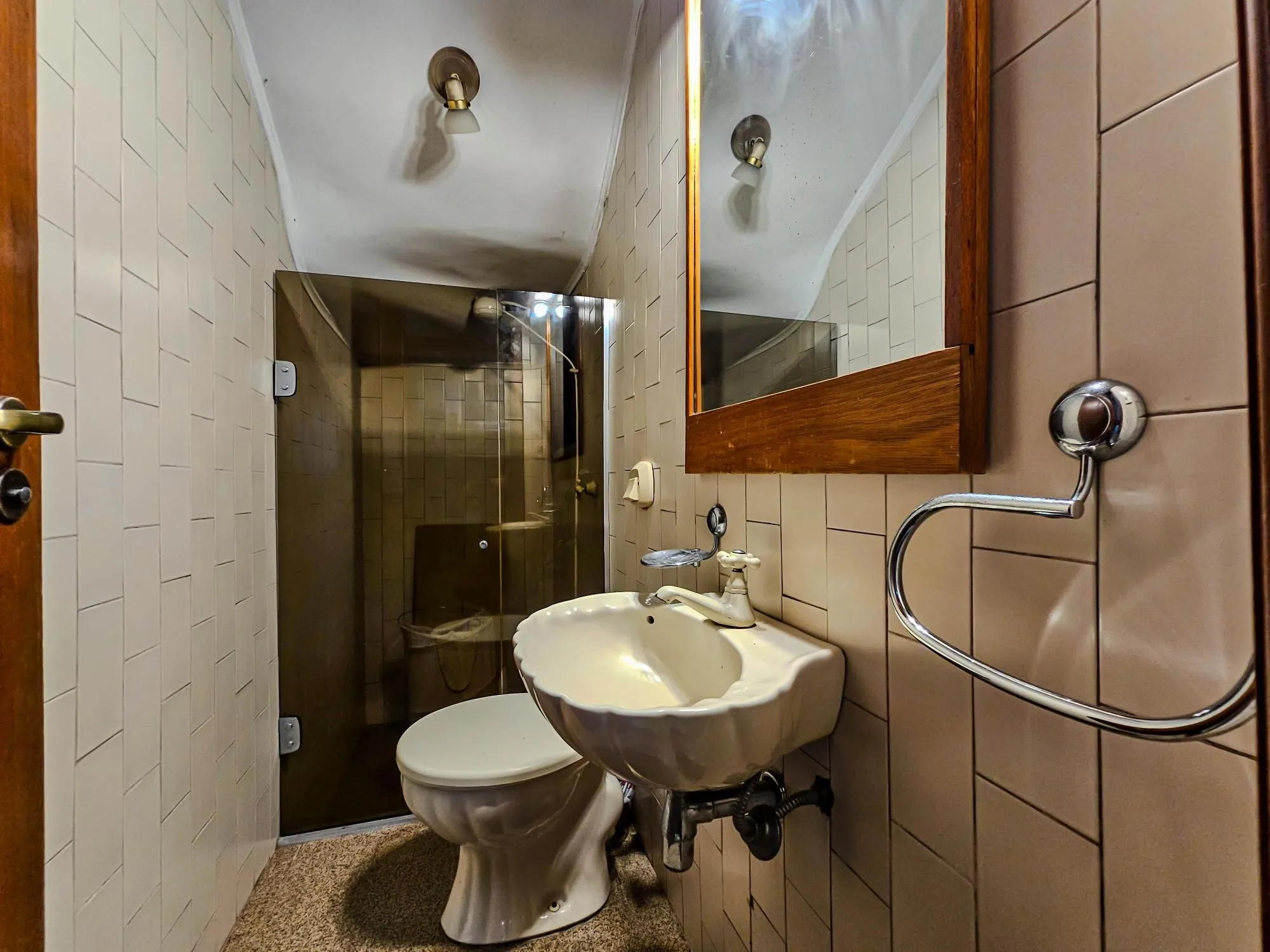 Imagem Casa em condomínio fechado, 5 dormitórios, Bairro Teresópolis