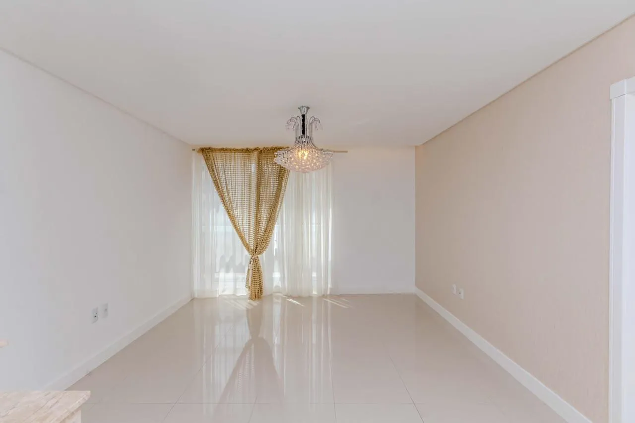 Imagem Apartamento com vista para o mar à venda com 270m2 por R$ 4.900.000,00