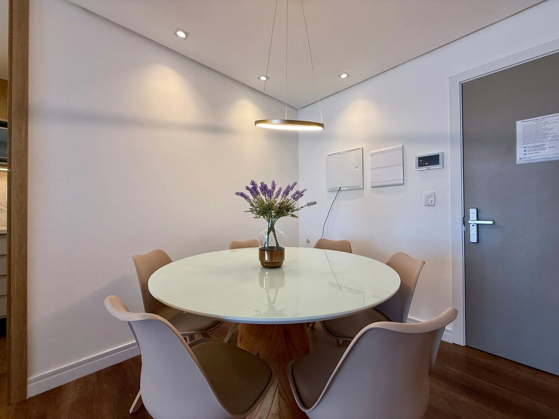 Imagem Apartamento à venda em Gramado, Centro, com 2 quartos, 123.66m2