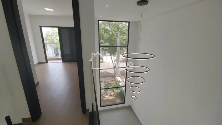 Imagem Casa em Condomínio à venda em Terras de São Francisco com 220m² 3 suítes, 4 vagas