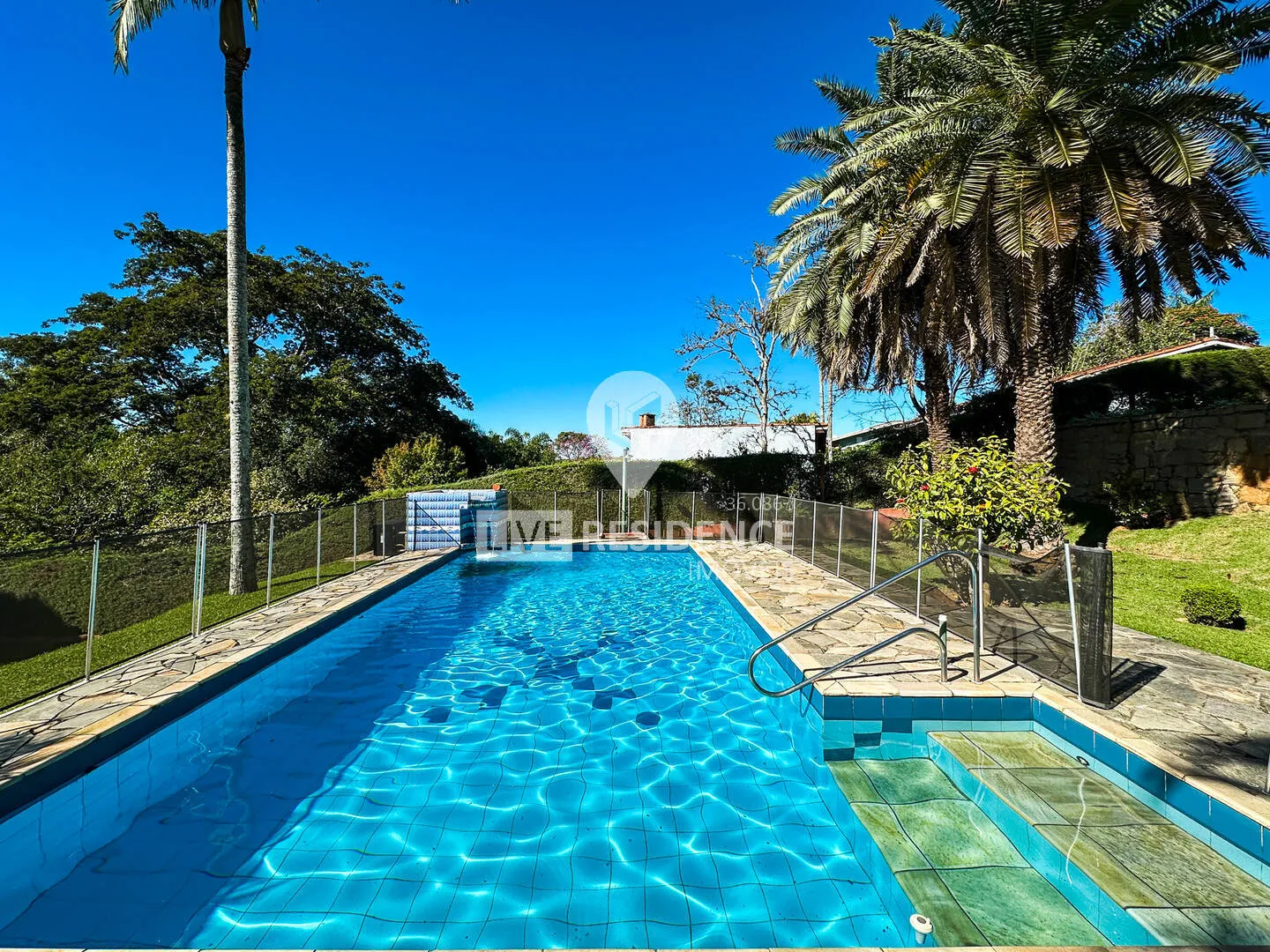 Imagem Chácara à venda com piscina e 4 suítes no Capela do Barreiro - Itatiba/SP