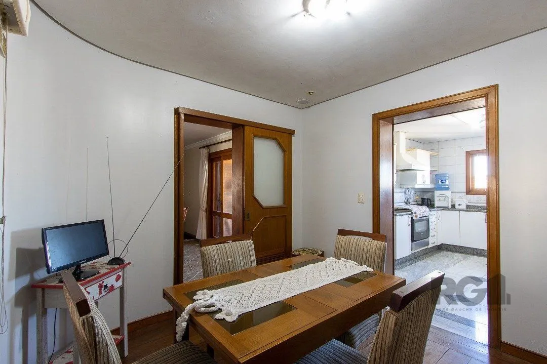Imagem Casa para Venda - 450m², 4 dormitórios, sendo 4 suites, 5 vagas - Vila Assunção