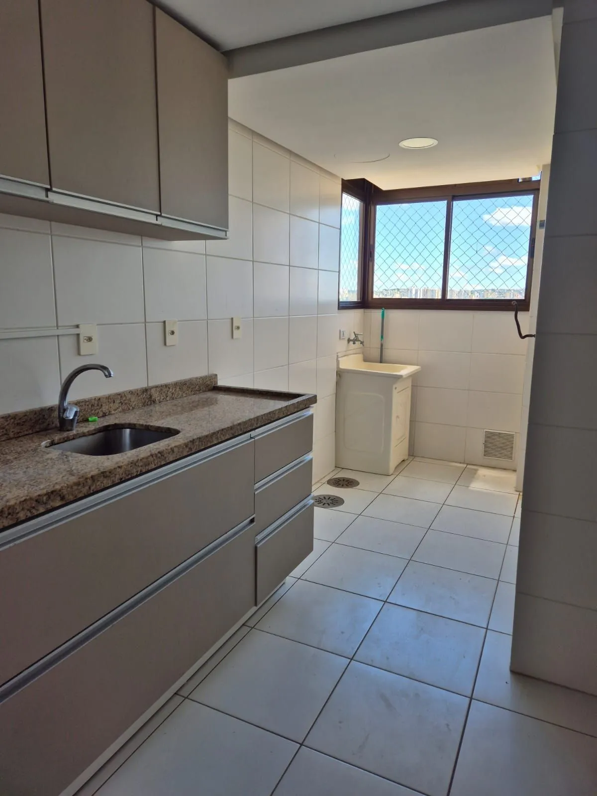 Imagem Apartamento 03 dormitórios no Bairro Cristo Redentor em Porto Alegre.