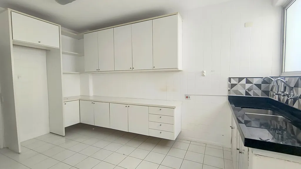 Imagem Apartamento à venda em São Paulo, Cerqueira César, com 3 quartos, 175.11m2