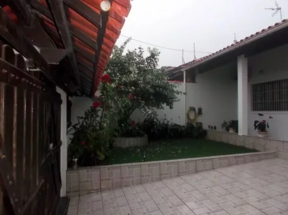 Imagem CASA COM 4 DORMITORIOS (1 SUITES)