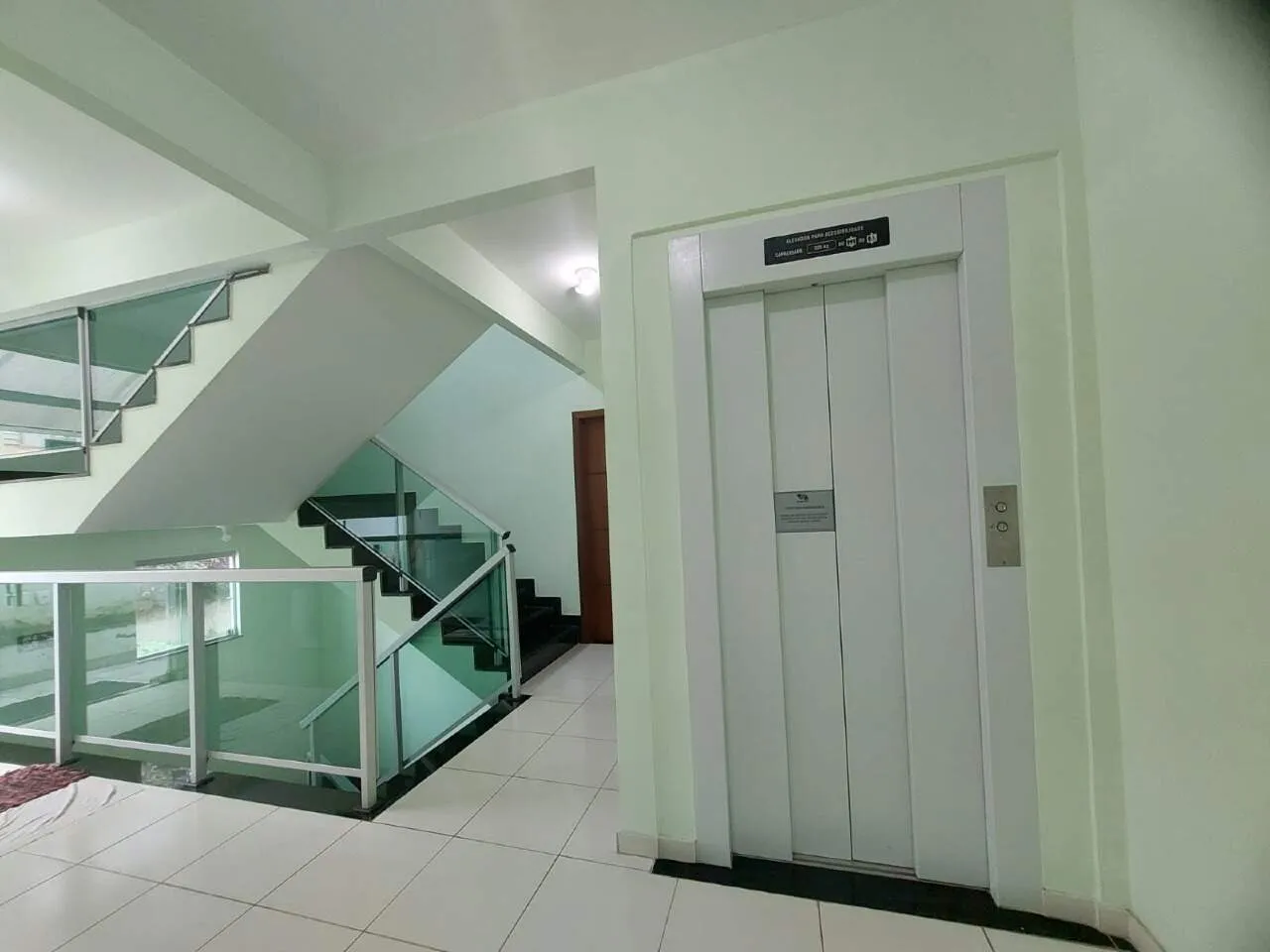 Imagem TORRE ÚNICA+ELEVADOR+VAGA DE GARAGEM+APARTAMENTO AMPLO+ÁREA PRIVATIVA+NÃO ACEITA PET