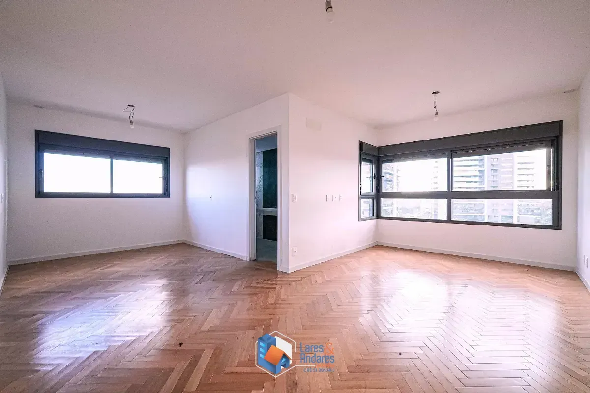 Imagem Duplex para venda em Jardim Fonte do Morumbi com 4 quartos, sendo 4 suítes, 325m²