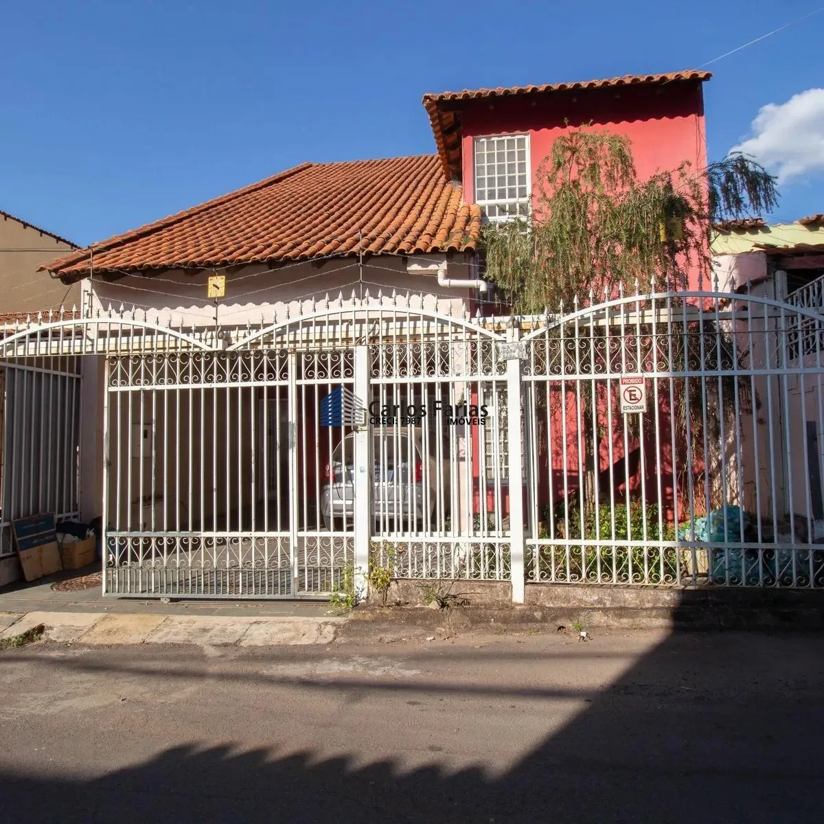Foto do imóvel Casa para Venda em Brasília, Guará II, 5 dormitórios, 1 suíte, 3 banheiros, 2 vagas em Quadra QE 44 Conjunto M, 05 - Guará II, Brasília - DF