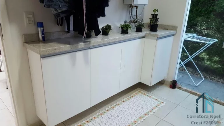 Imagem (PERMUTA) Casa 04 suítes sendo que uma das suítes fica no andar inferior térreo, em Balneário Camboriú SC