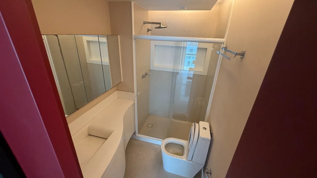 Imagem Excelente apartamento de frente à venda na Barra da Tijuca, dispondo de 157 m² de área construíd...