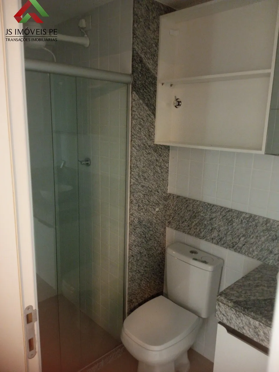 Imagem Imperdível! Apartamento Mobiliado para locação em Piedade, Jaboatão dos Guararapes-PE: 1 quarto, 2 salas, 1 banheiro, 1 vaga de garagem.