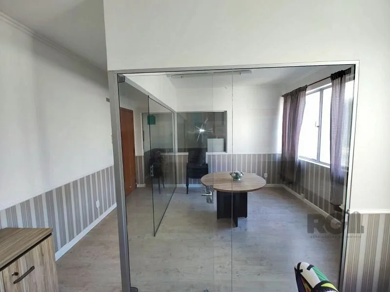 Imagem EXCELENTE SALA COMERCIAL NA CRISTÓVÃO COLOMBO - OPORTUNIDADE IMPERDÍVEL!