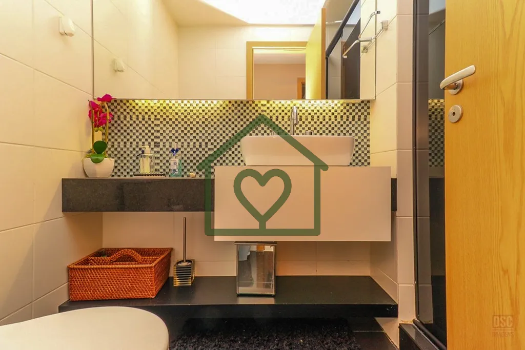 Imagem Descubra este excelente apartamento de 2 dormitórios, incluindo uma suíte espaçosa, localizado em...