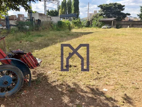 Imagem Terreno amplo com 2375 m² na Geraldino Campista, por R$ 2.800.000 - Santo Antônio - Itajubá/MG