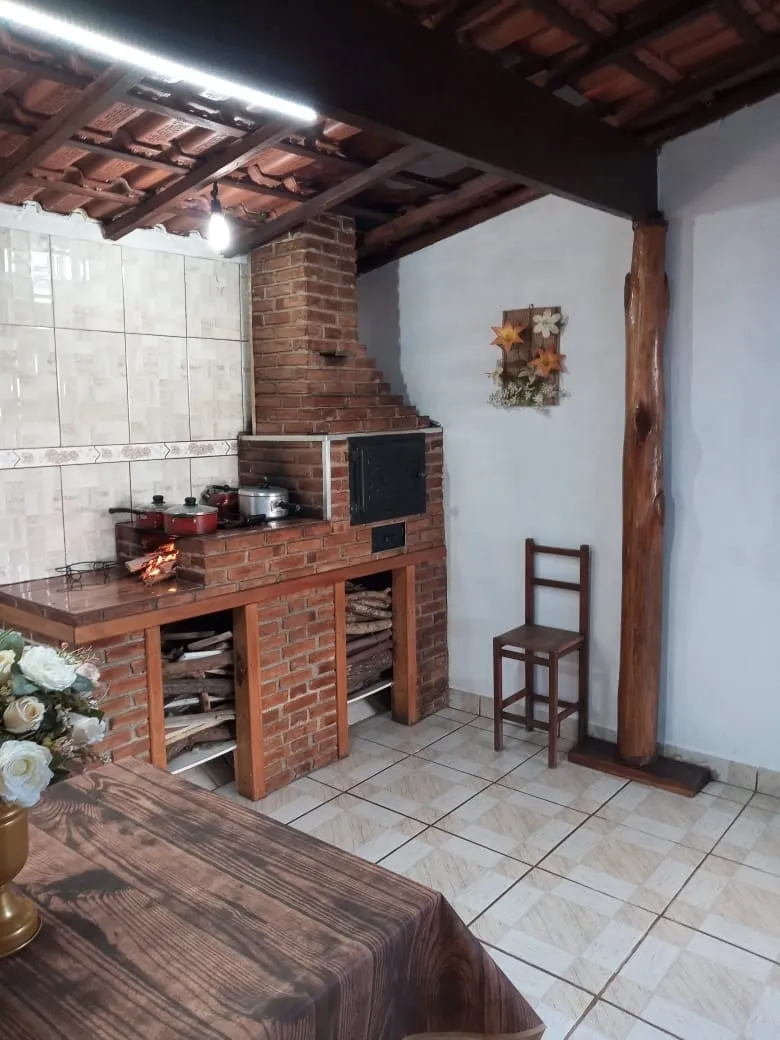 Imagem Chácara à venda 5 Quartos, 1 Suite, 3 Vagas, 1600M², Parque Shangrilá, Pindamonhangaba - SP