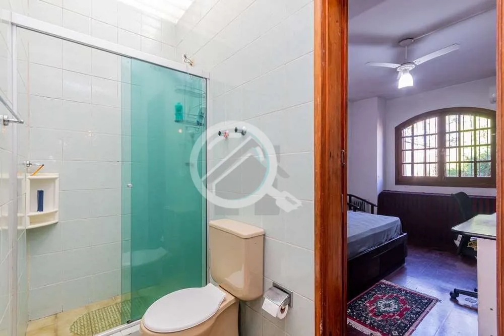 Imagem Imperdível oportunidade de morar em um imóvel aconchegante no charmoso bairro Medianeira. Este bel...