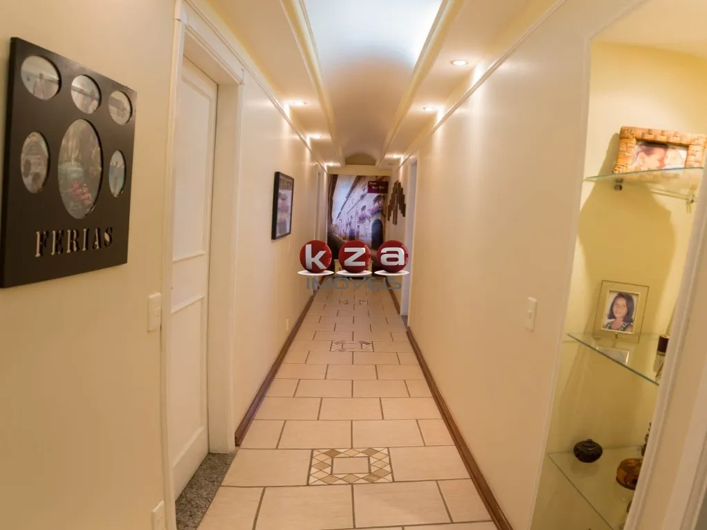 Imagem Espetacular casa de alto padrão em condomínio na Vila Embaré, Valinhos-SP: 5 quartos, 5 suítes, 3 salas, 7 banheiros, 9 vagas, 630m². Venha conferir!