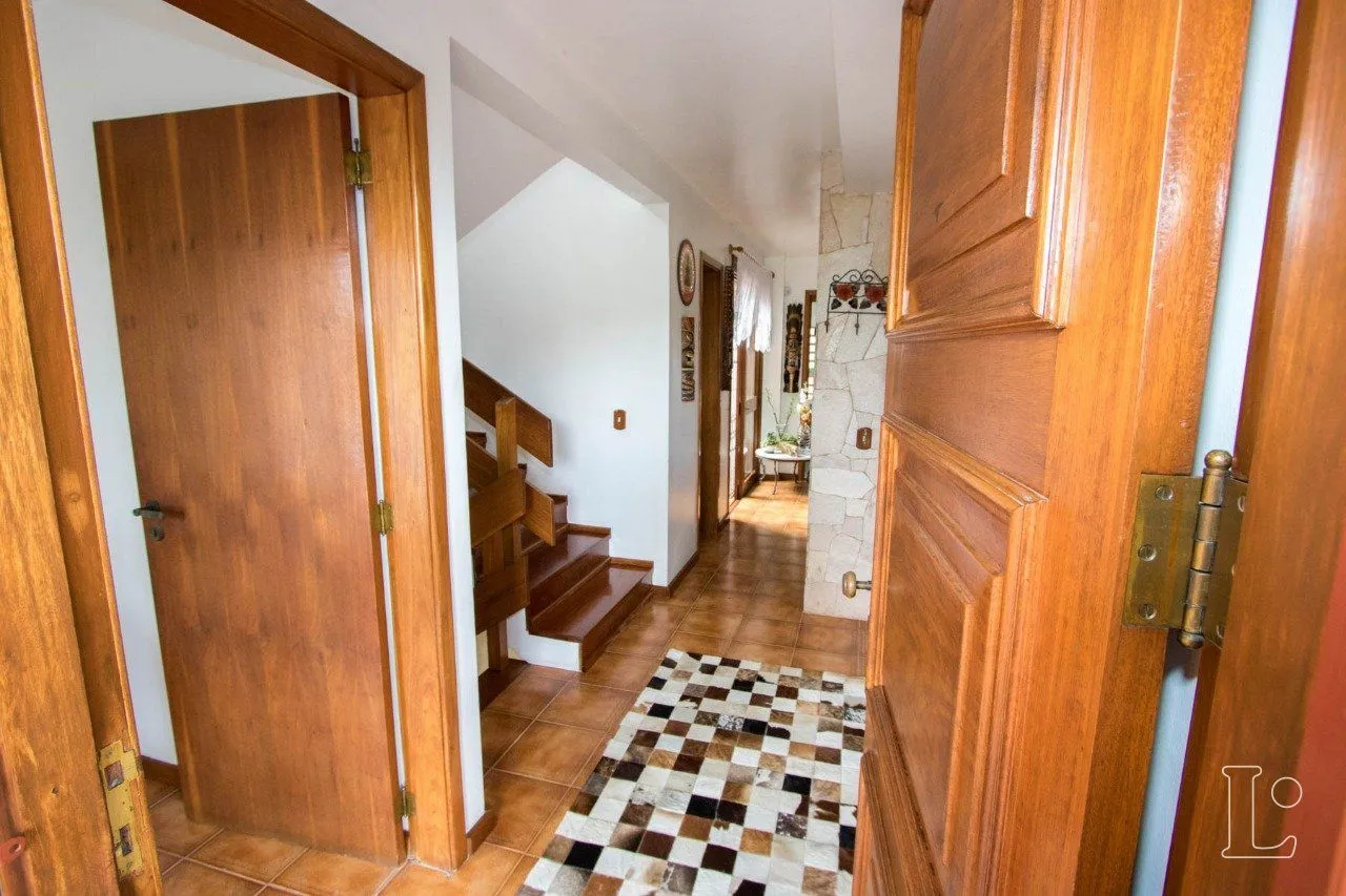 Imagem Casa para Venda - 416.89m², 4 dormitórios, sendo 1 suites, 5 vagas - Tristeza
