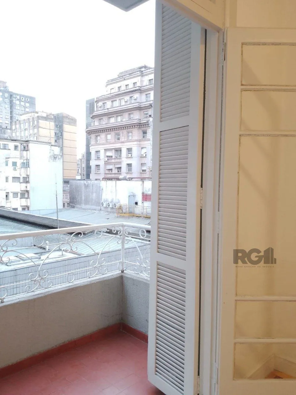 Imagem Raridade, apartamento 3 dormitórios,reformado, desocupado,no Centro