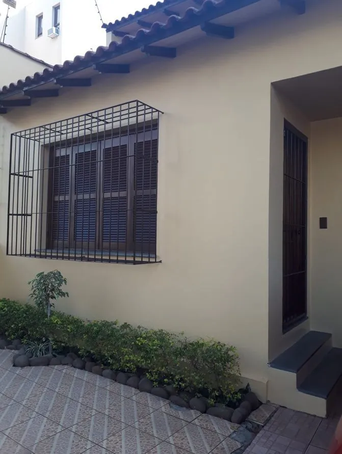 Imagem Casa sobrado no bairro Auxiliadora de 3 dormitórios e 3 vagas
