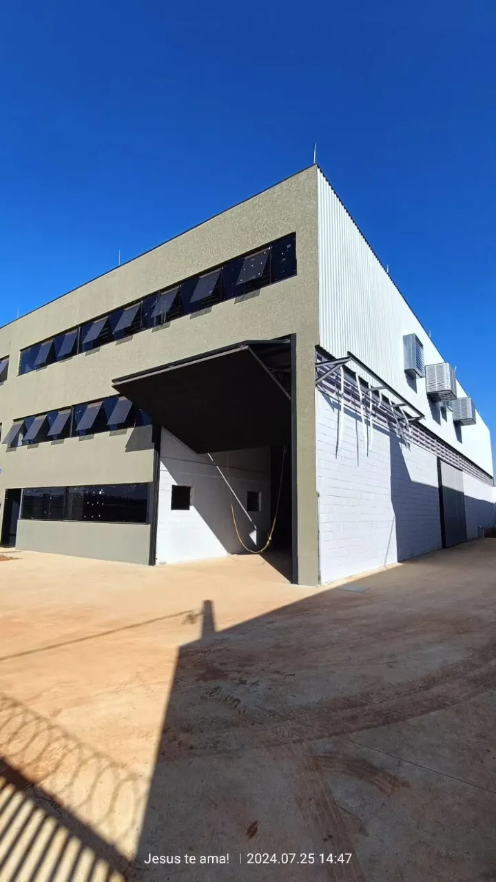Imagem Aluguel de Barracão Industrial: Espaço Profissional no Distrito Industrial Iporanga, Sorocaba-SP - 600m², 1 Sala, 3 Banheiros, 10 Vagas.