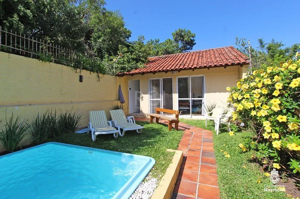 Imagem Casa para Venda - 240m², 5 dormitórios, sendo 1 suites, 3 vagas - Menino Deus