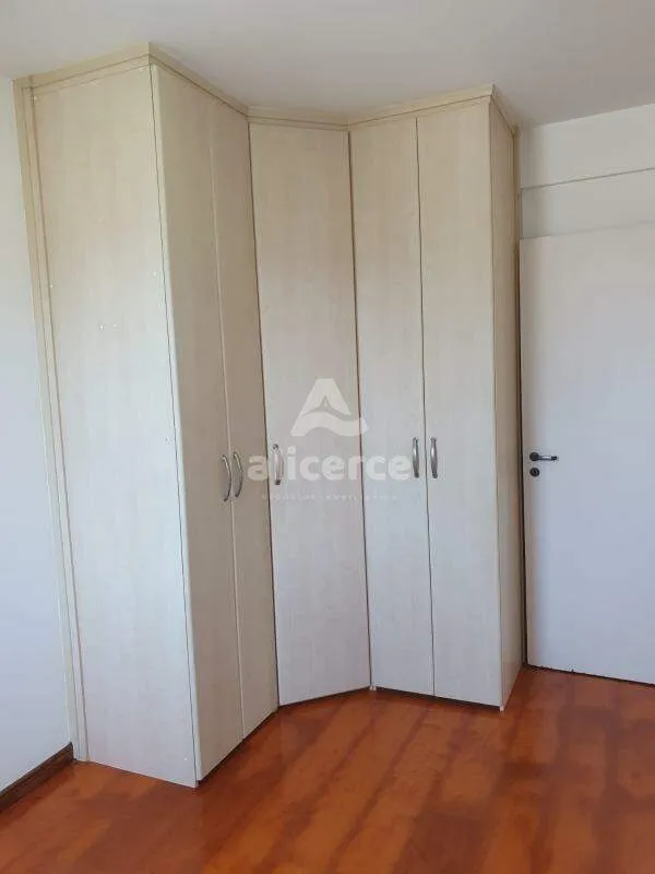 Imagem Apartamento à venda com 2 quartos 1 suíte, 76m² em Centro Florianópolis